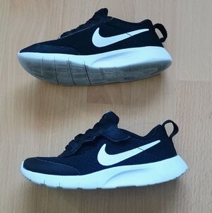 Nike Little kid's Tanjun Easy On Shoes 12.5C